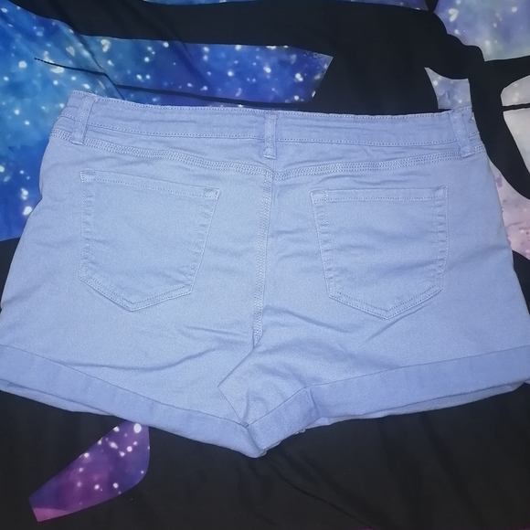 Shorts - Picture 2 of 2